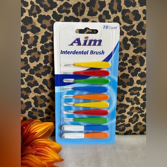 🦋B2G1🦋AIM Interdental Floss Brushes With 2 Travel Caps | 10 Pack | - Picture 1 of 3